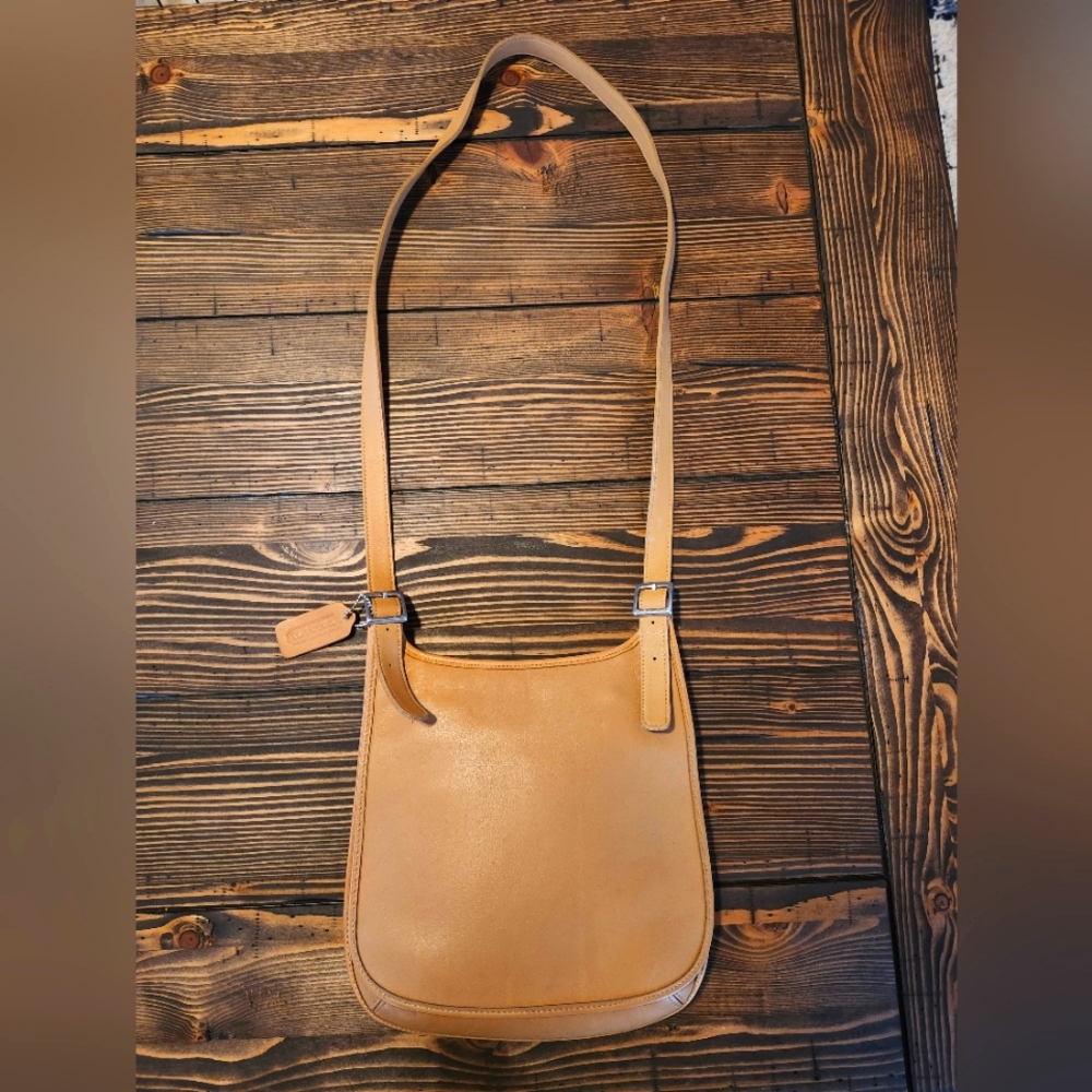 Vintage Coach 9135 Hippie Flap Sandle Bag